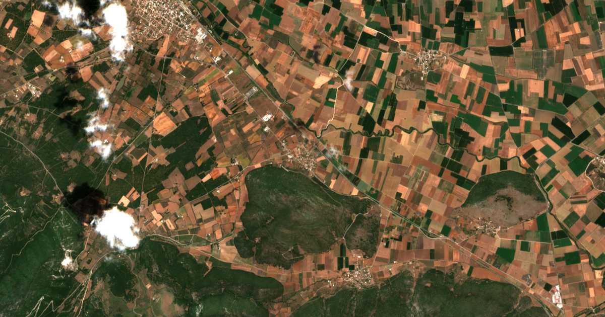 Carte satellite de Agía Paraskeví