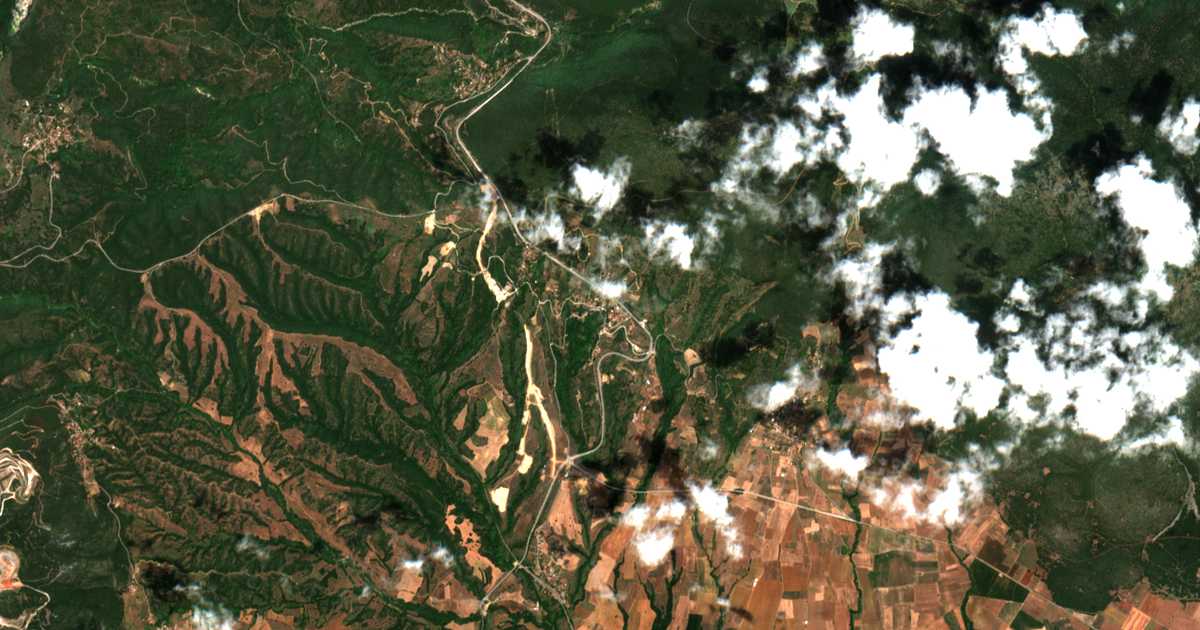 Carte satellite de Brálos