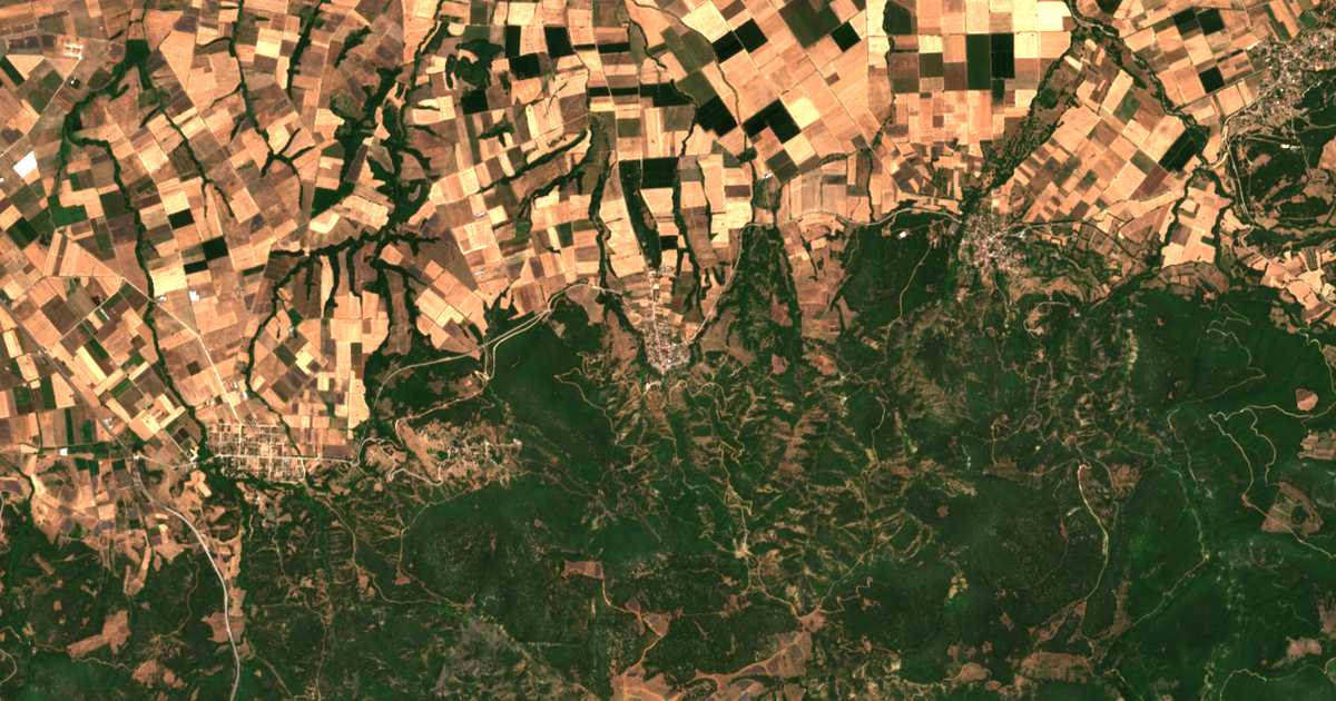 Carte satellite de Makrolívadon