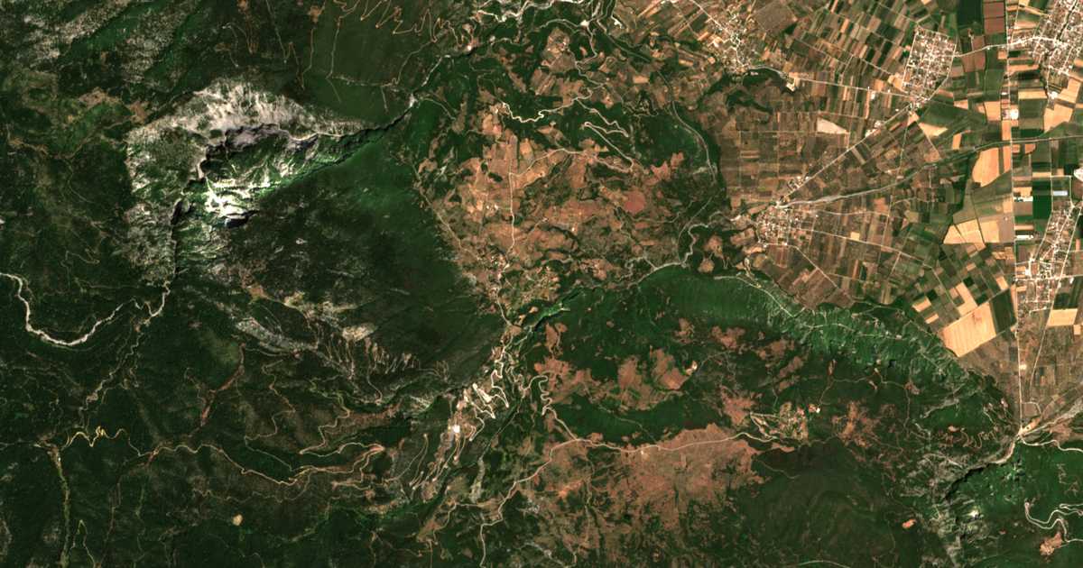 Carte satellite de Dýo Vouná