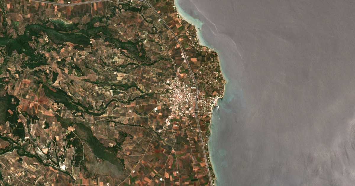 Carte satellite de Ágios Geórgios Tymfristoú