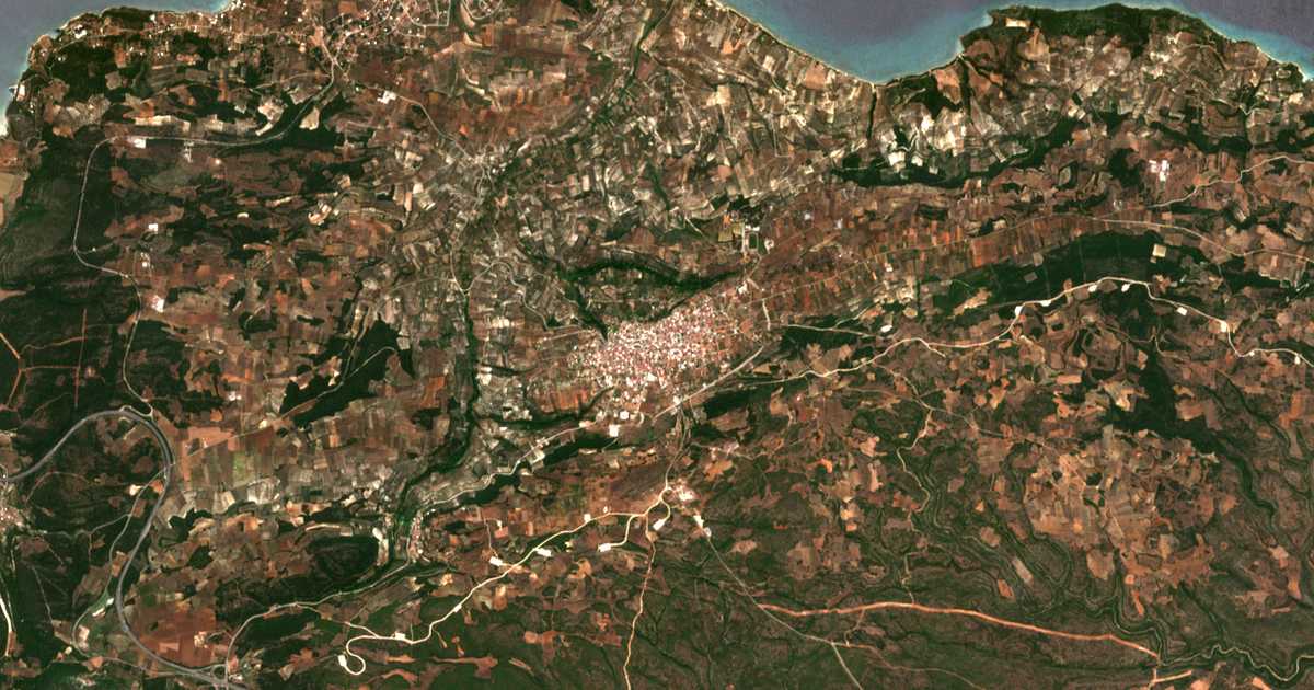 Carte satellite de Makrakomi