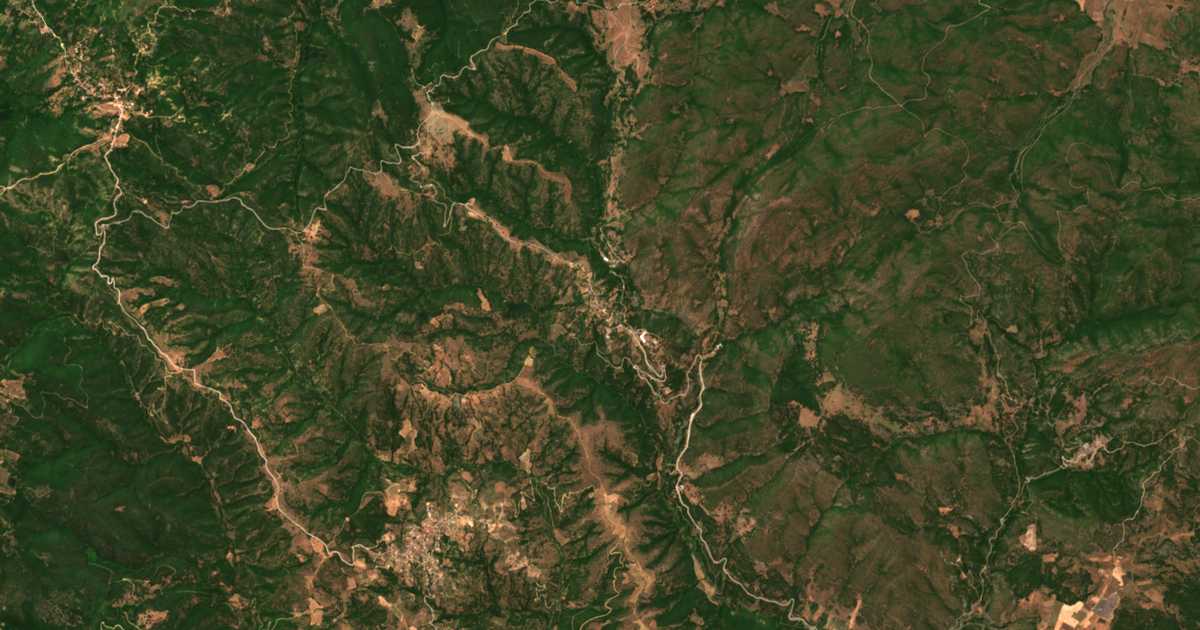 Carte satellite de Asvéstion