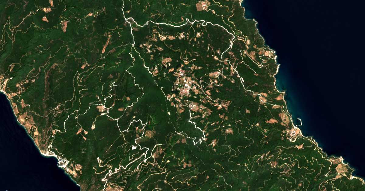 Carte satellite de Karyès