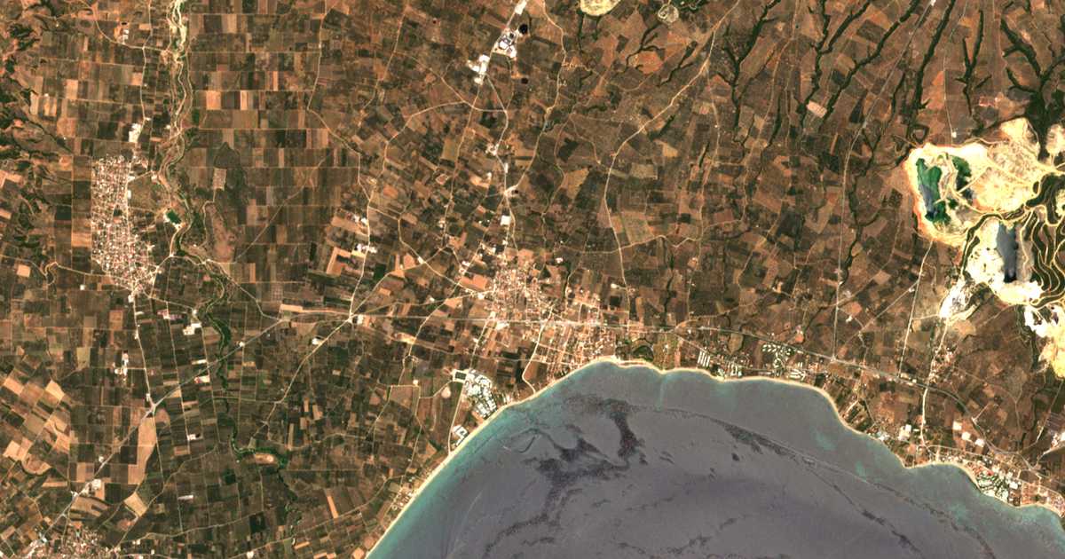 Carte satellite de Kalýves