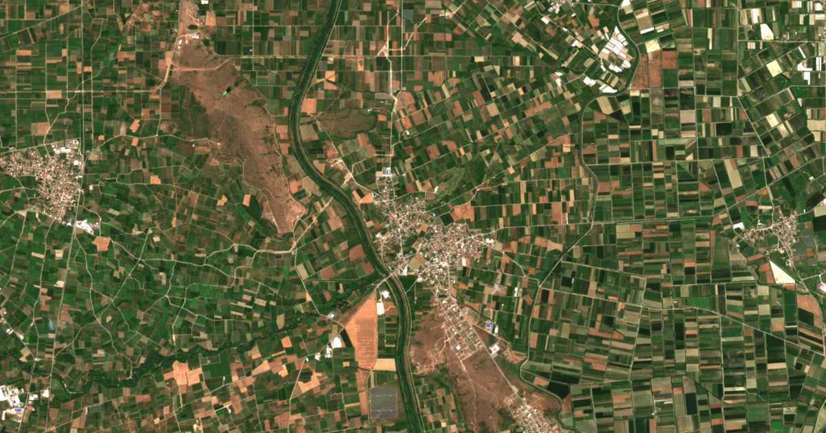 Carte satellite de Polyplátanos