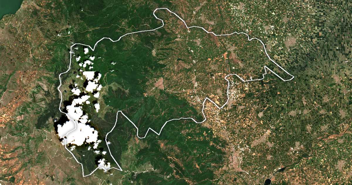 Image satellite avec la limite tracée: de Náoussa