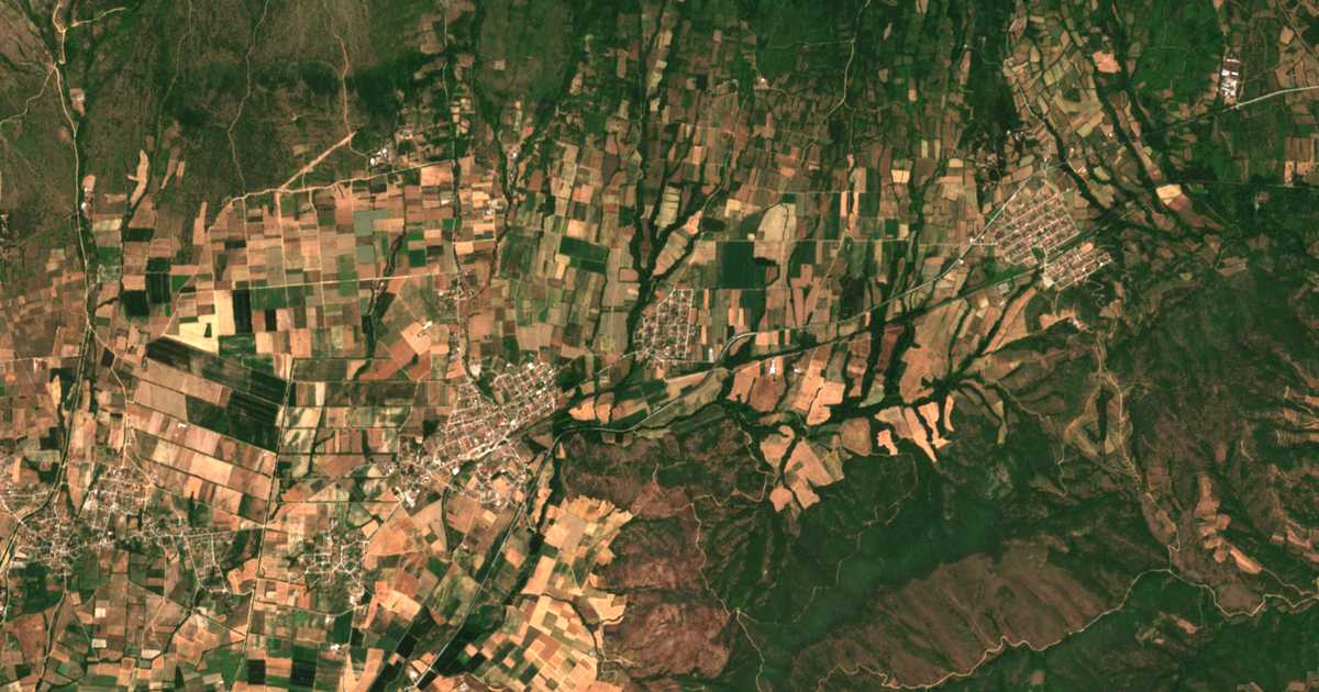 Carte satellite de Agía Paraskeví