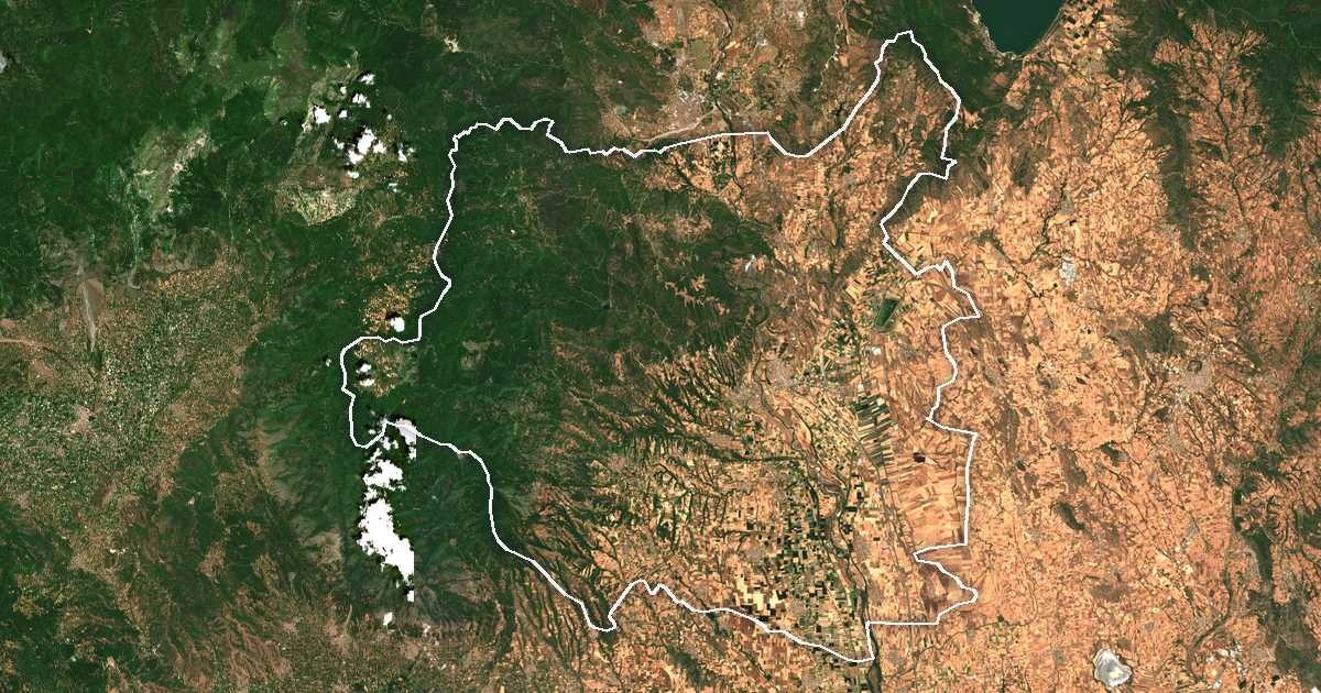 Image satellite avec la limite tracée: Péonie