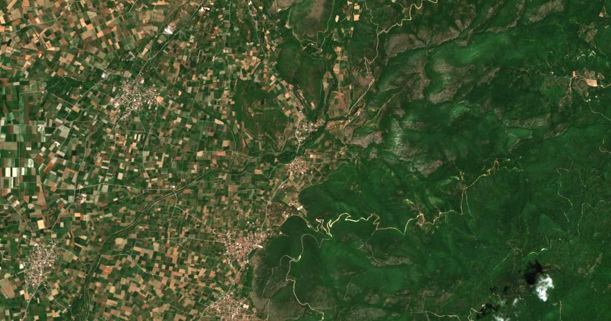 Carte satellite de Nerómyli