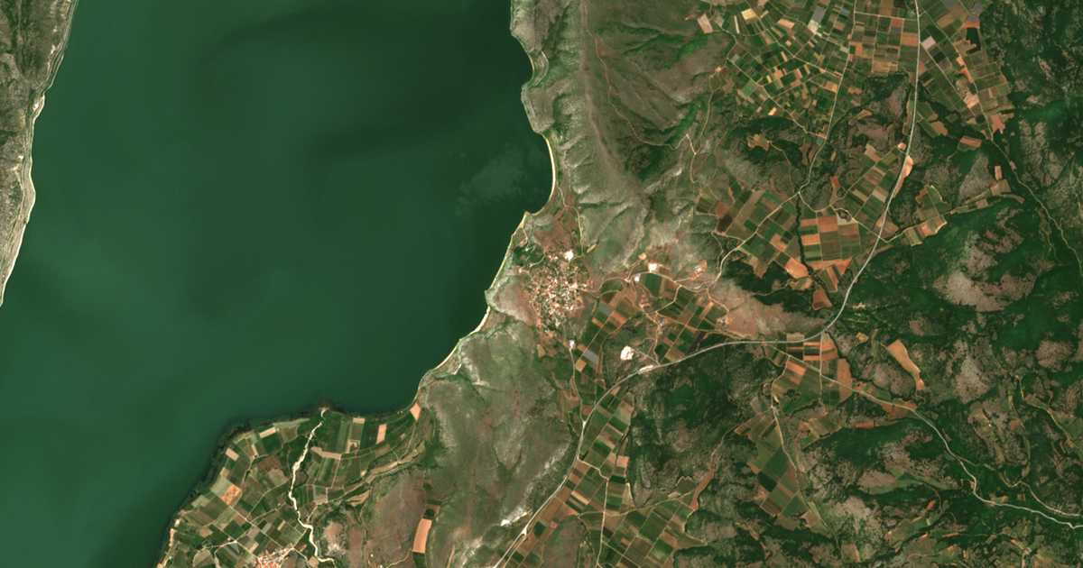 Carte satellite de Peraía