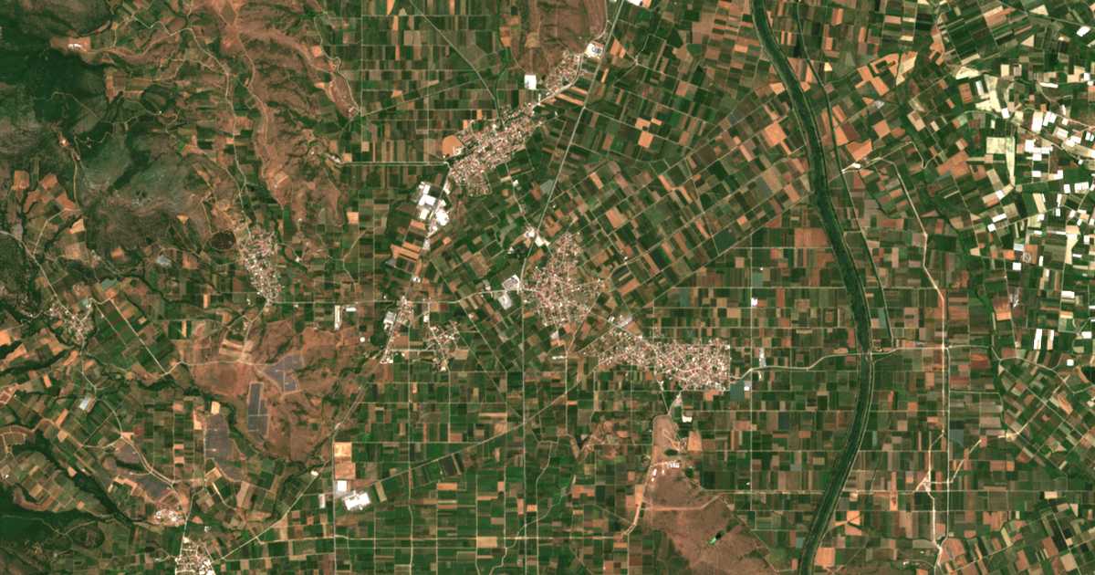 Carte satellite de Petraía