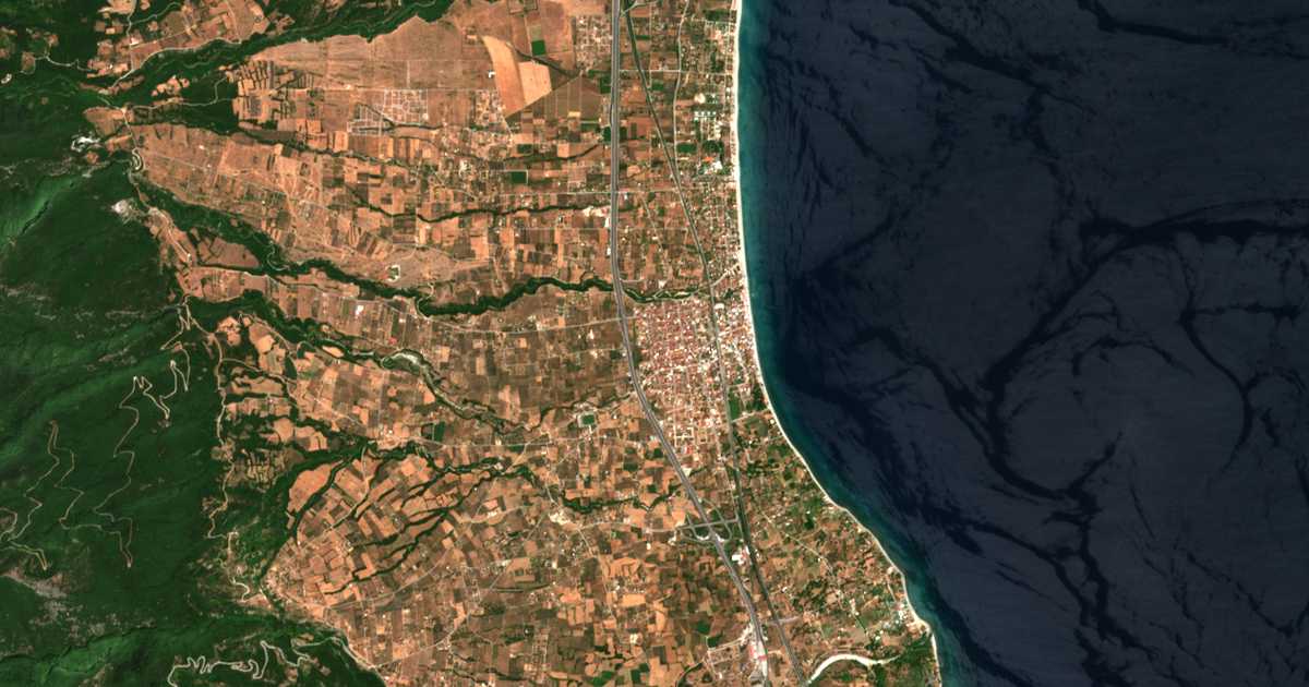 Carte satellite de Leptokaryá