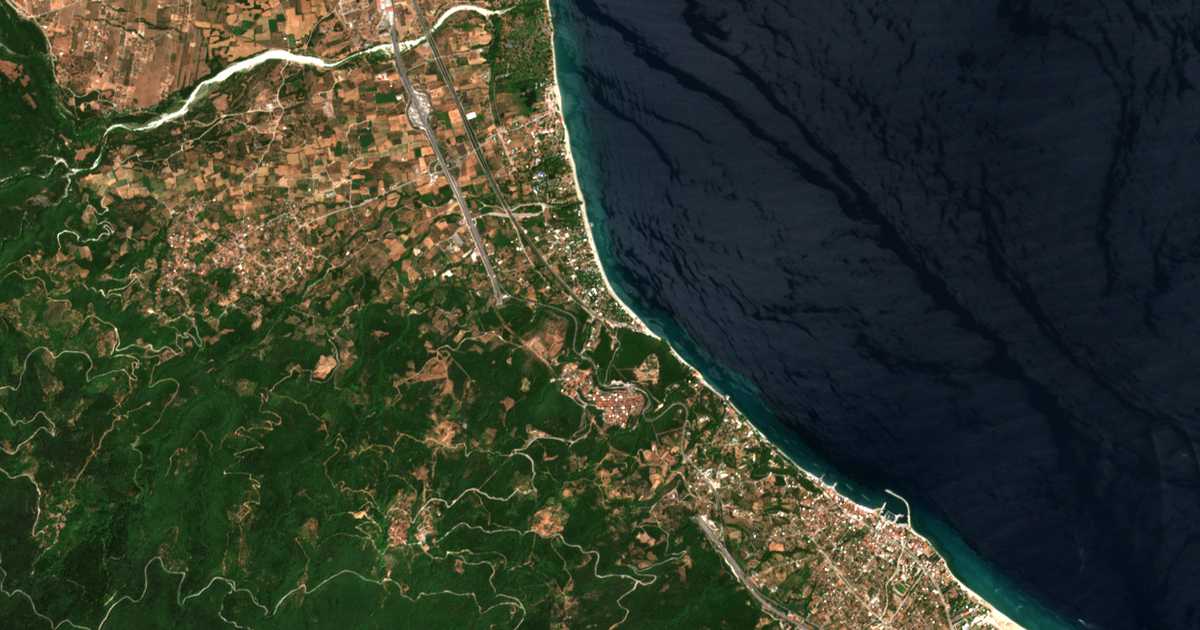 Carte satellite de Paralía Panteleímonos