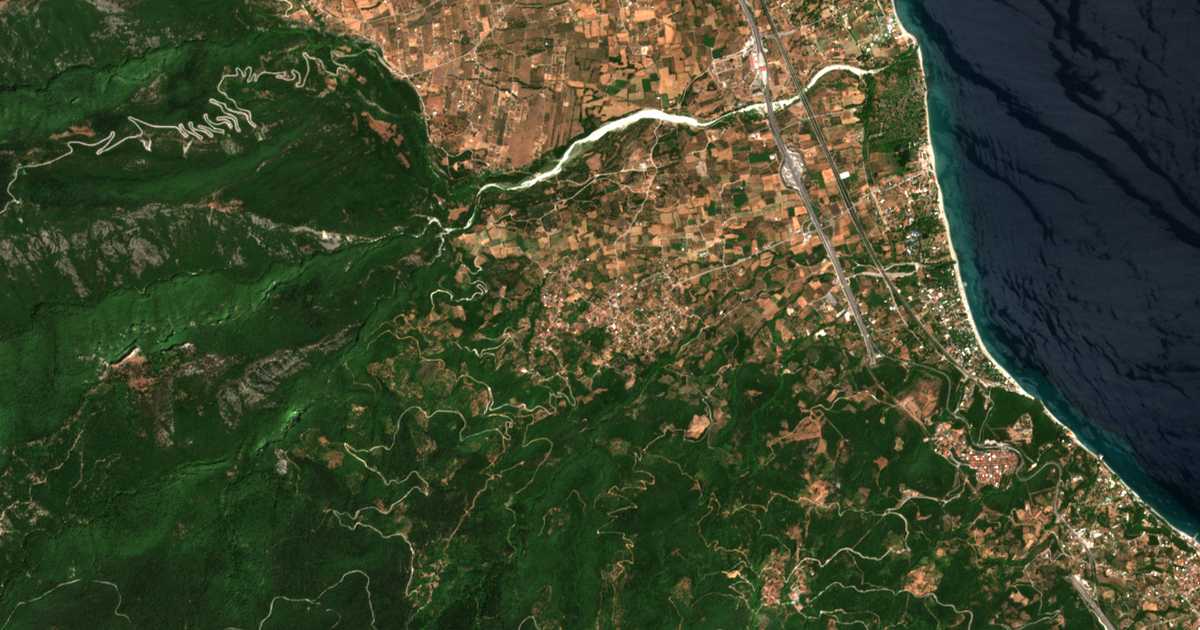 Carte satellite de Skotína