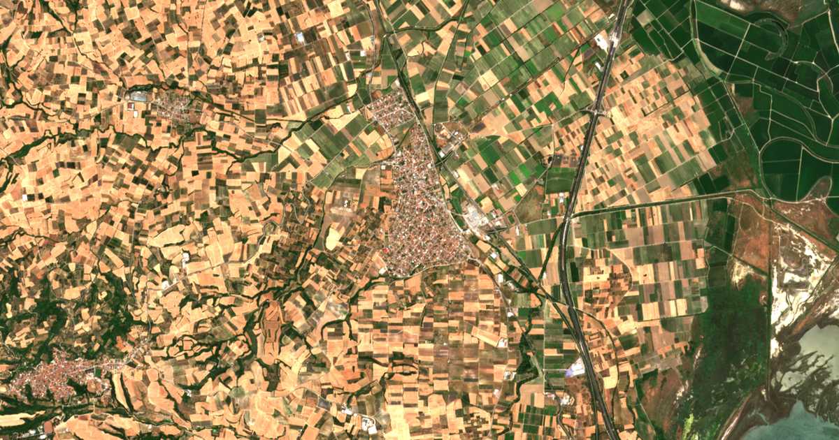 Carte satellite de Egínio