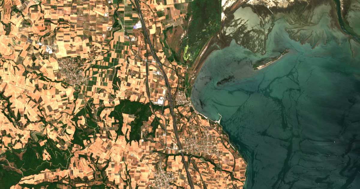 Carte satellite de Néa Agathoúpoli