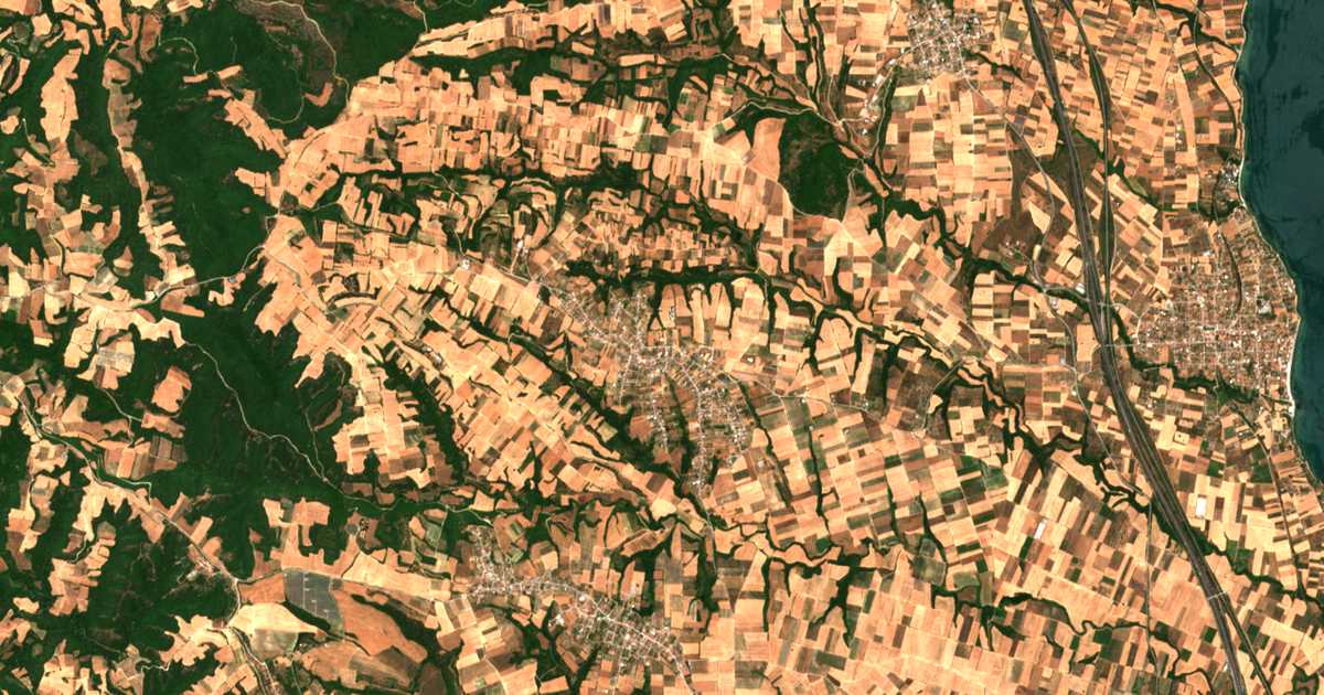 Carte satellite de Sfendámi