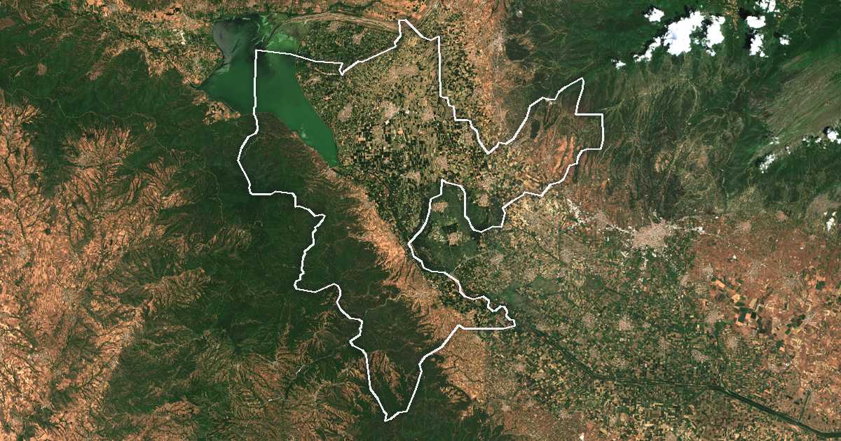 Image satellite avec la limite tracée: Iráklia