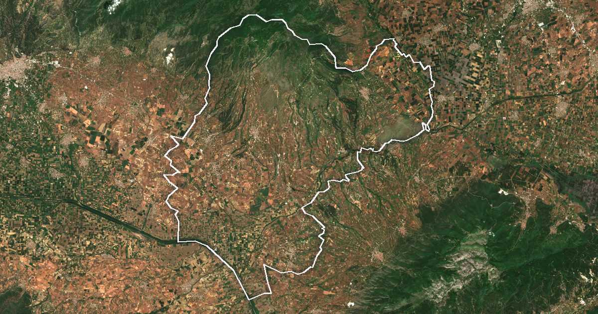 Image satellite avec la limite tracée: Néa Zíchni