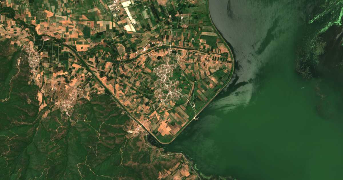 Carte satellite de Kerkíni