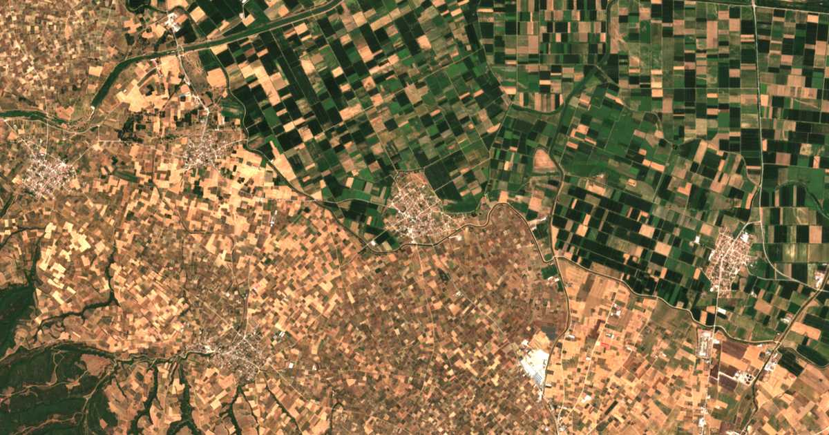 Carte satellite de Agía Paraskeví