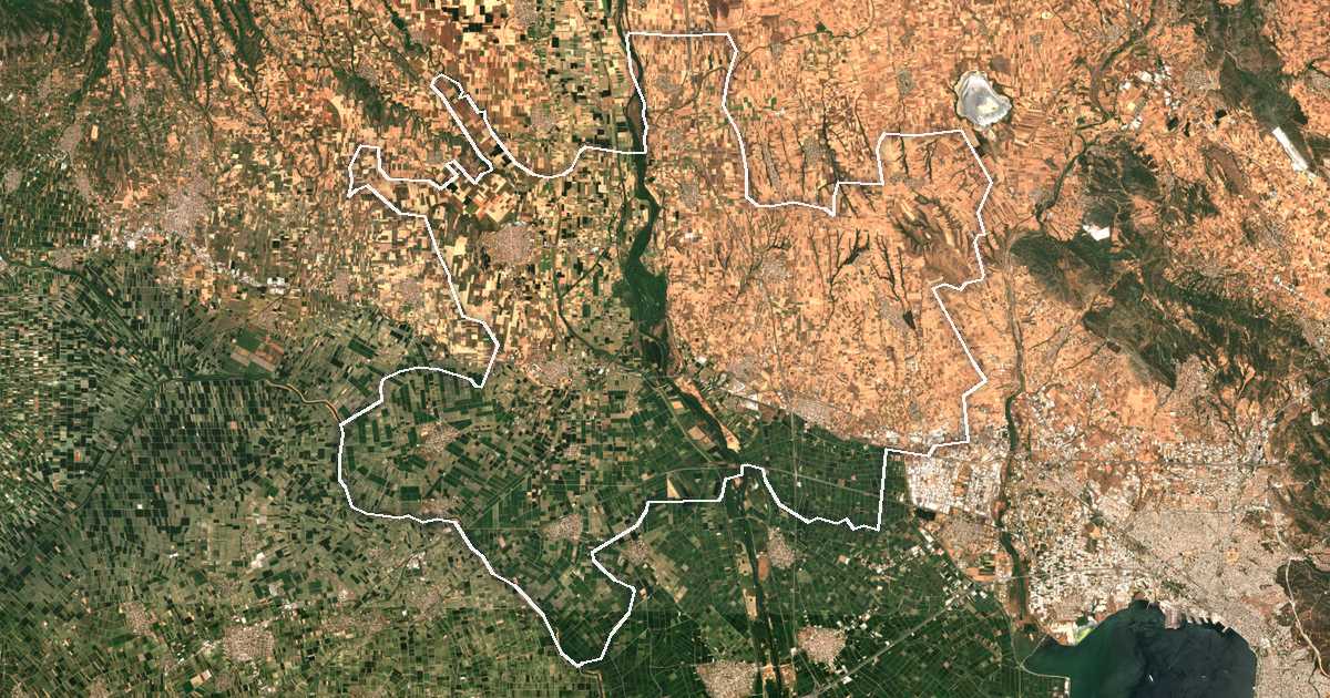 Image satellite avec la limite tracée: de Chalkidóna