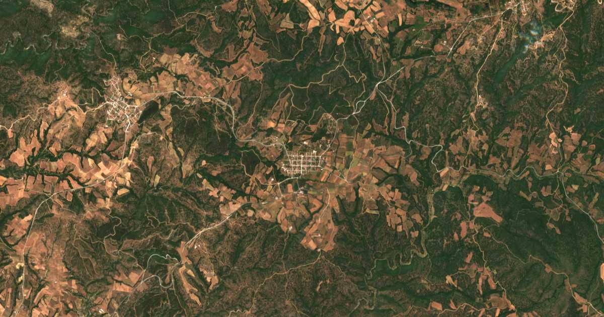 Carte satellite de Pénte Vrýssai