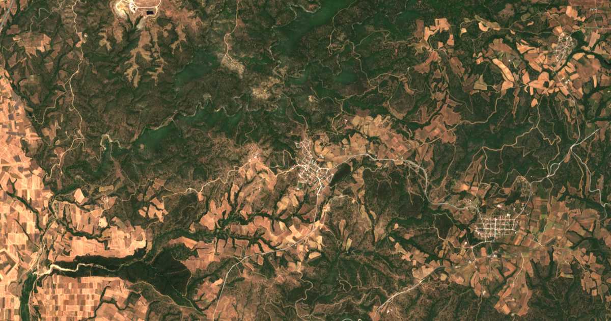 Carte satellite de Polydéndrion