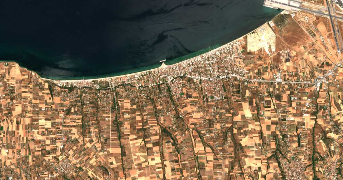 Carte satellite de Néi Epivátes