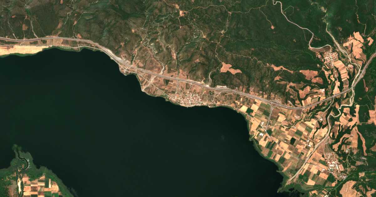 Carte satellite de Mikrí Vólvi