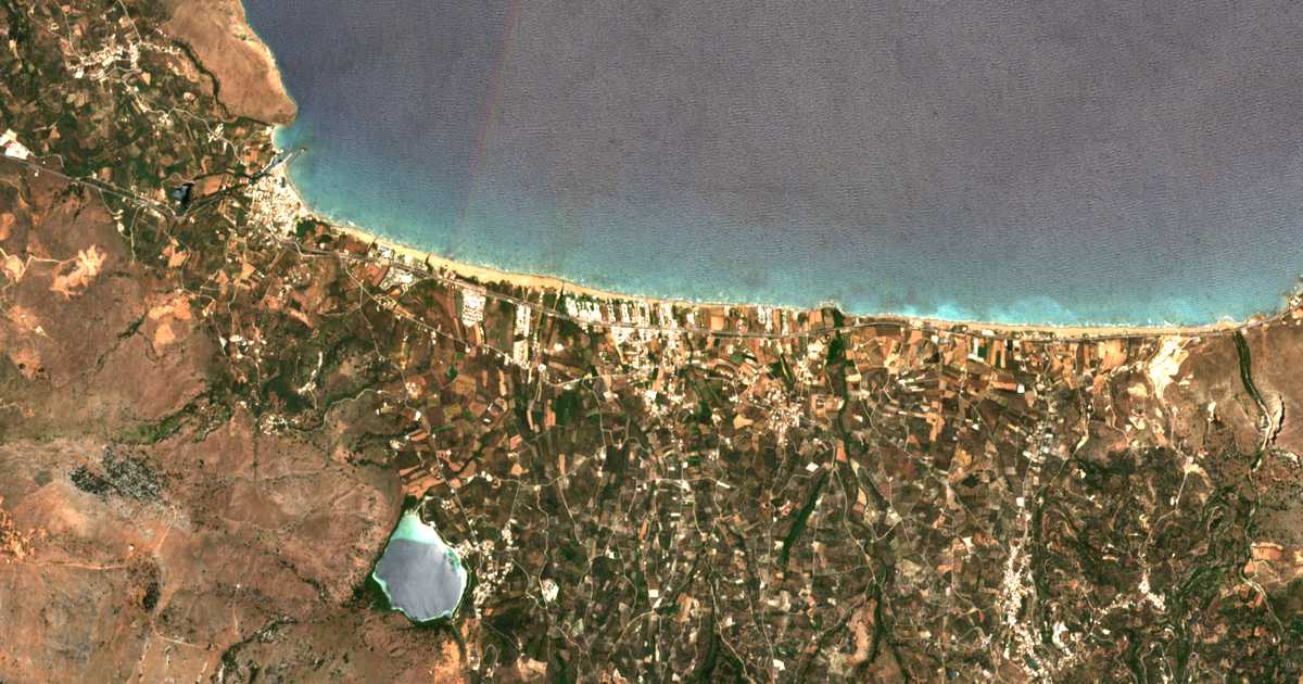 Carte satellite de Paralía Kourná