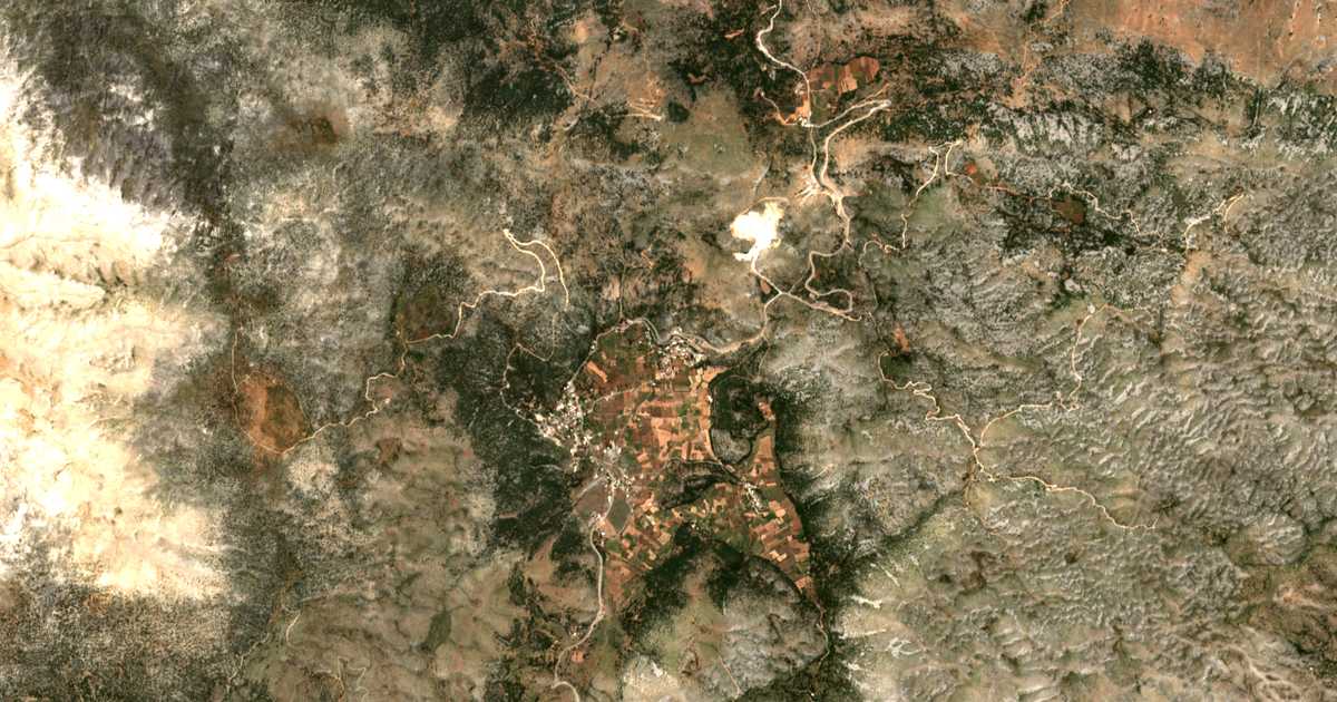 Carte satellite de Karés