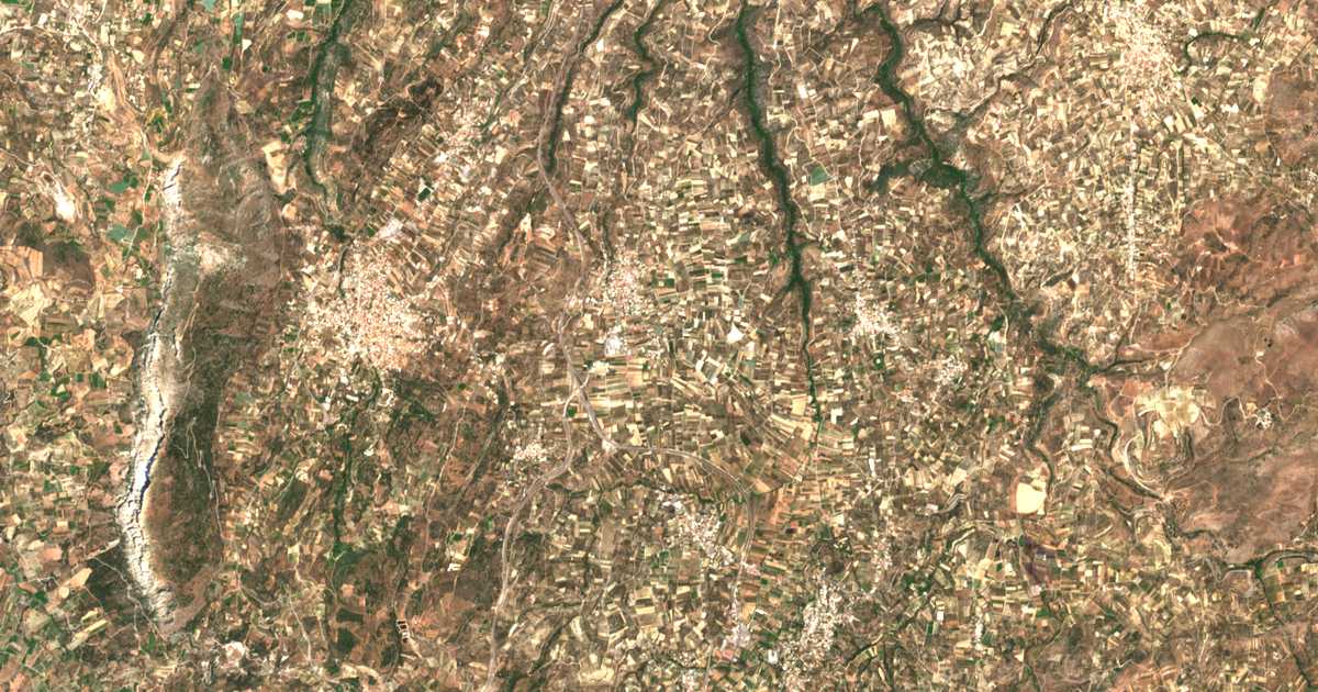 Carte satellite de Kómes