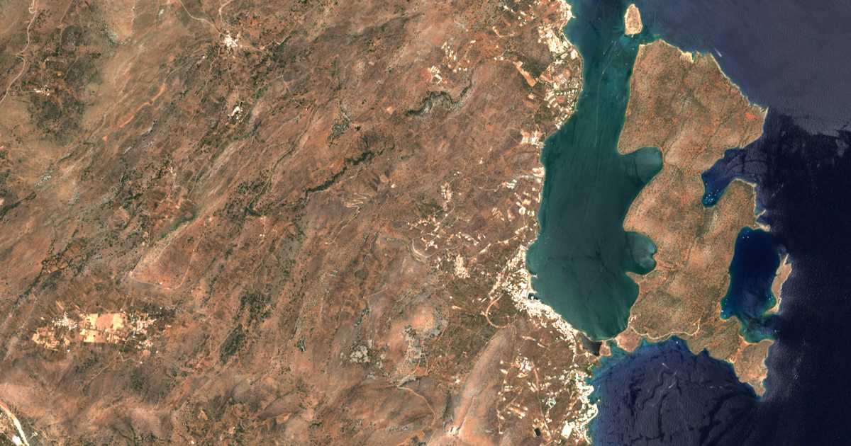Carte satellite de Káto Pinaí