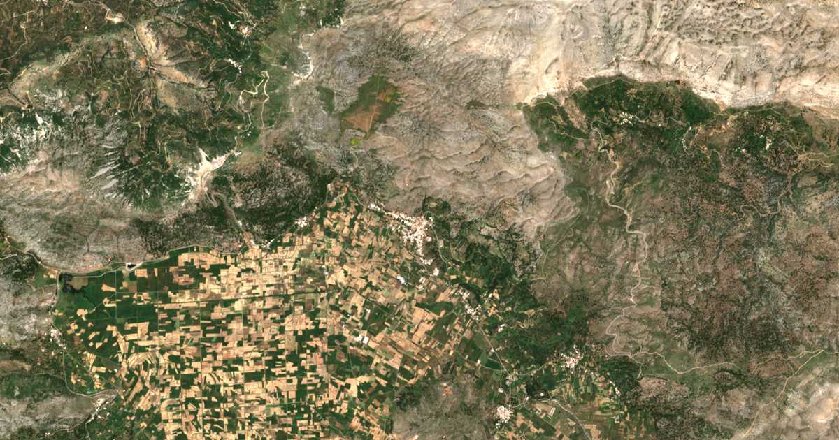 Carte satellite de Tzermiádo