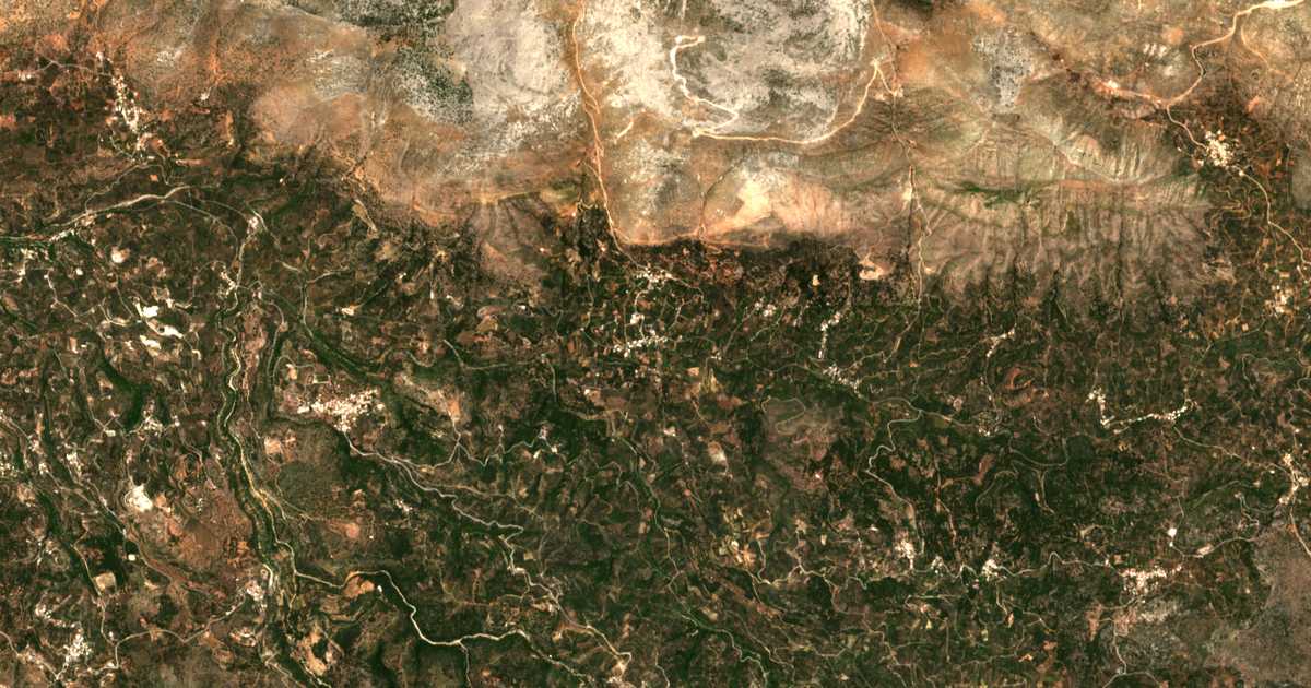Carte satellite de Kámbos Apladianón