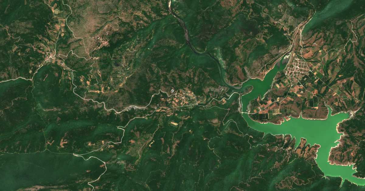 Carte satellite de Mikrokleisoúra