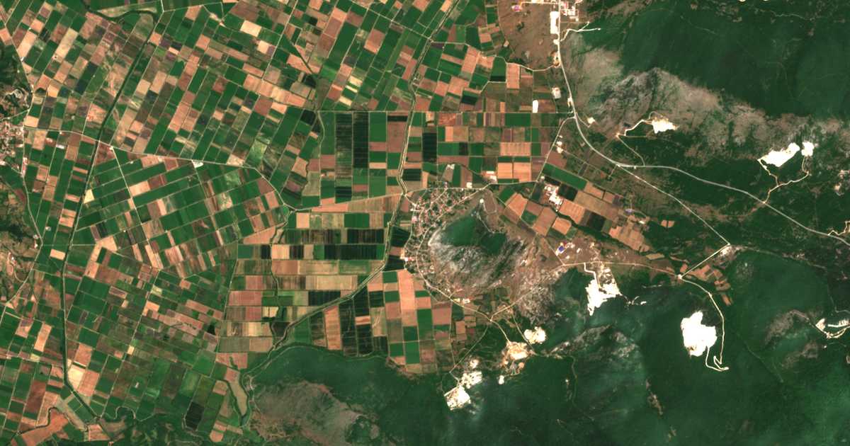 Carte satellite de Ochyrón