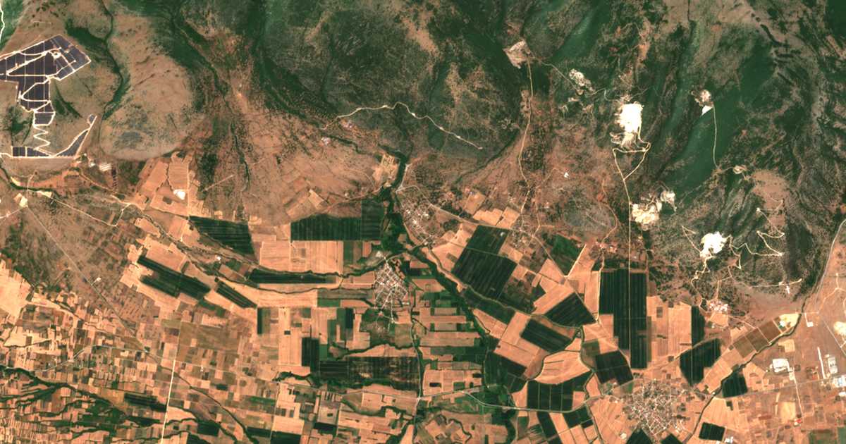 Carte satellite de Angítis