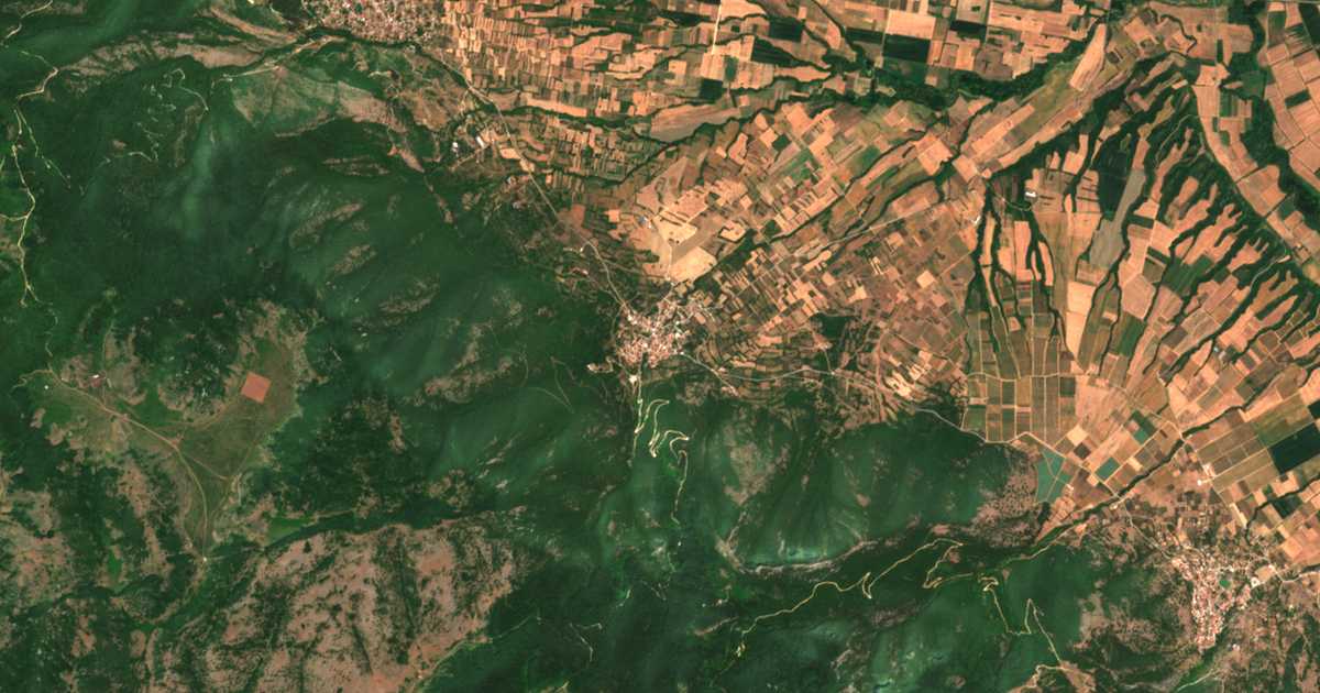 Carte satellite de Charitoméni