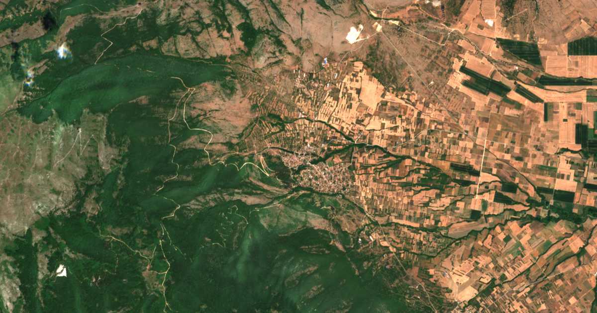 Carte satellite de Mikrópoli