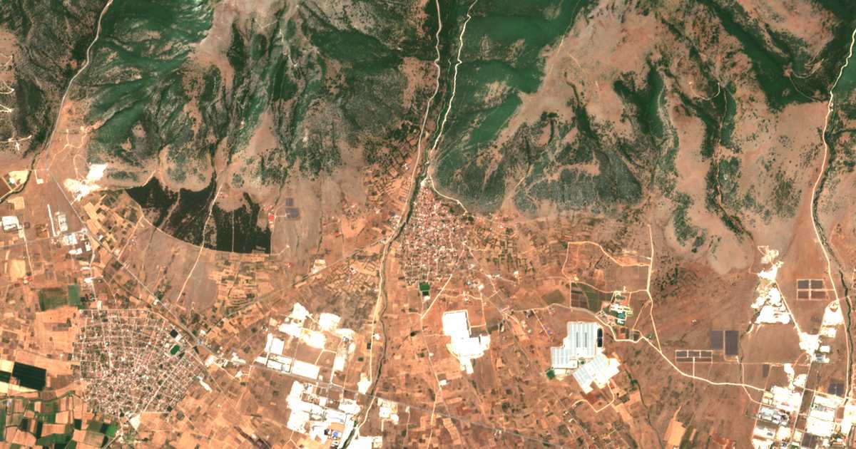 Carte satellite de Petroússa