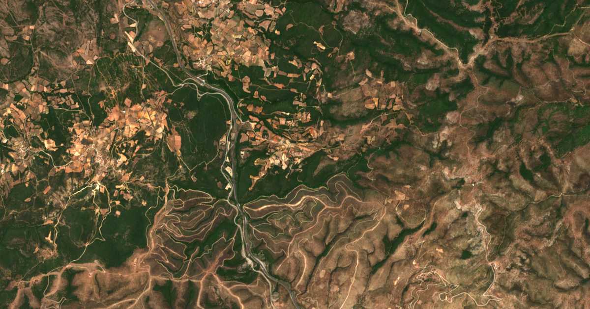 Carte satellite de Atárni
