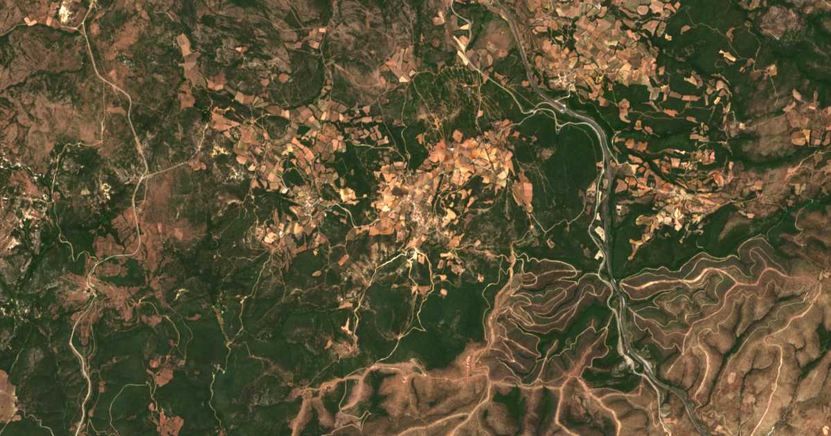 Carte satellite de Kómaros