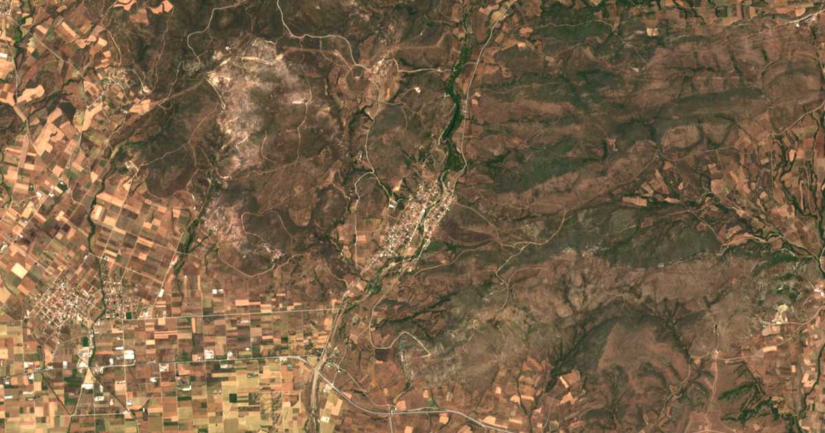 Carte satellite de Loutrós