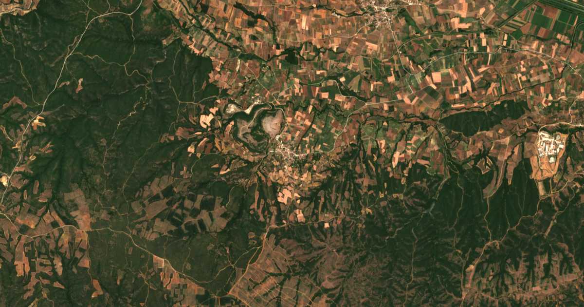 Carte satellite de Asvestádes