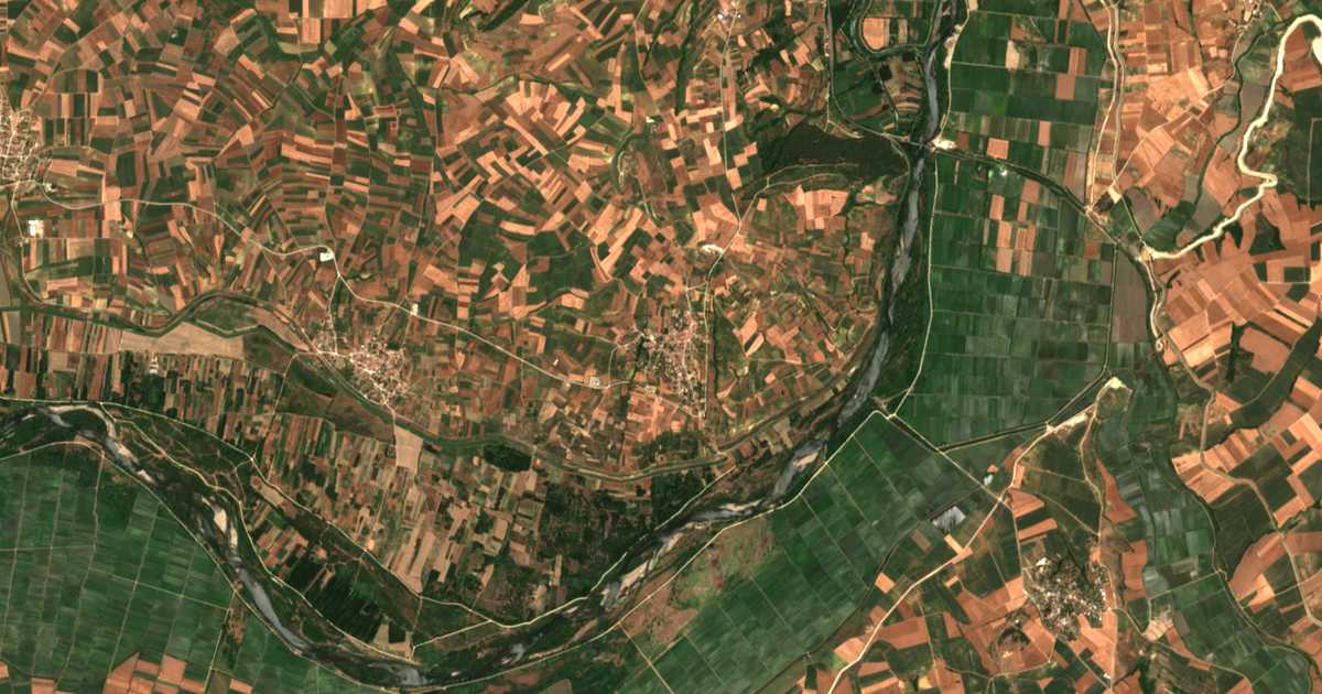 Carte satellite de Petrádes