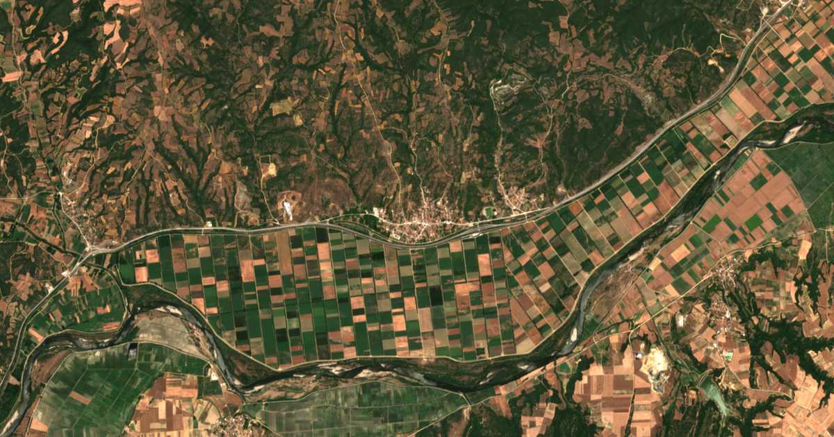 Carte satellite de Lávara
