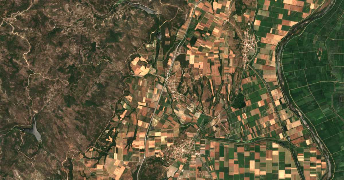 Carte satellite de Lýra